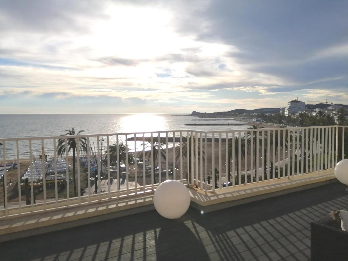 Atico Con Fantasticas Vistas Al Mar Y La Iglesia Apartament Sitges