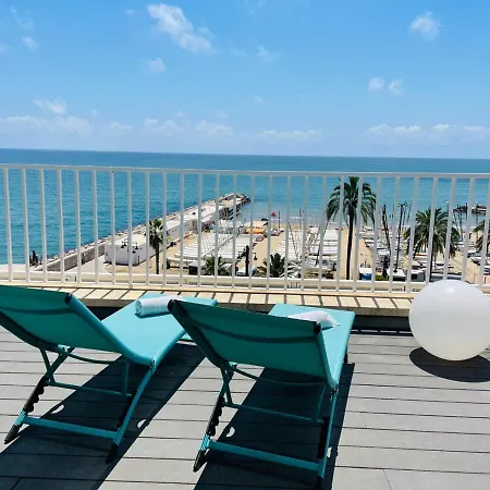 Apartament Atico Con Fantasticas Vistas Al Mar Y La Iglesia Sitges Pokój zdjęcie
